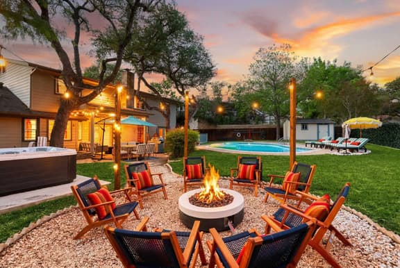 Elegant Escape • Sleeps 14 • Games, Pool, Fire Pit