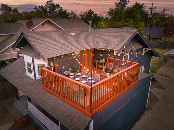 Sleeps 16 - Roof Top - Game Room - Pet Friendly