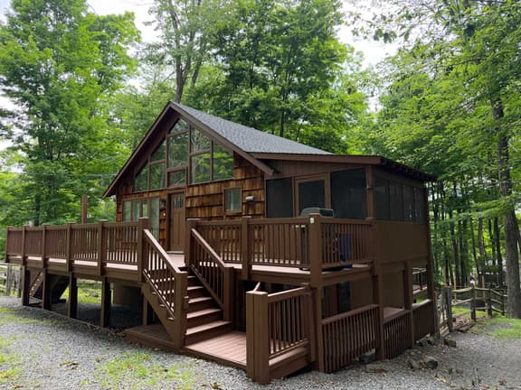 Pocono Lake Escape | Sleeps 6