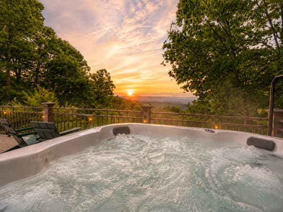 Luxury Mtn Retreat: Hot Tub, Sleeps 18, Game Room