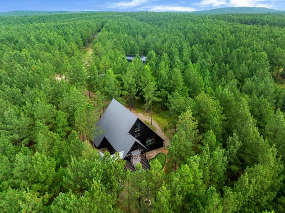 Hoch-A-Frame | Sauna, Hot Tub & Broken Bow Pines