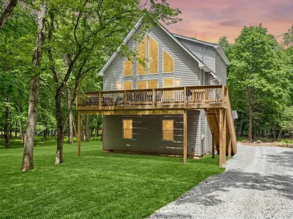 Sleeps 16 | Hot Tub, Arcade & Resort Amenities