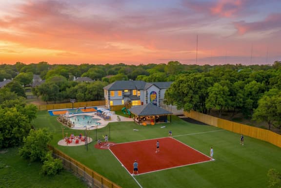 San Antonio Compound | Sports Court & Spa