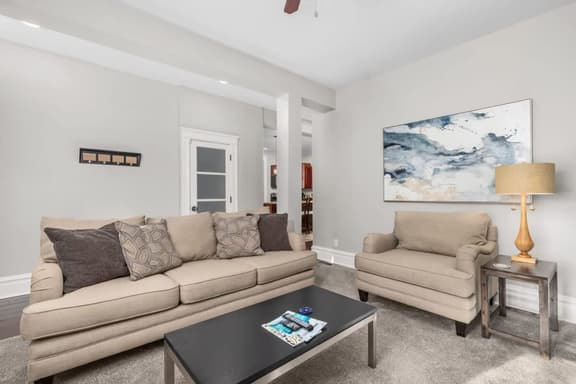Historic St Louis Retreat | Two Levels | Sleeps 12